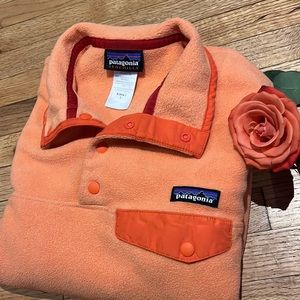 Patagonia Lightweight Synchilla® Snap-T® Pullover
: Peach Sherbet